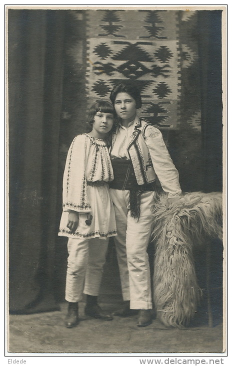 Real Photo 2 Beautiful Girls With Romanian Costume 1925 - Romania