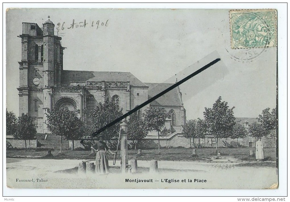 CPA -  Montjavoult - L'Eglise Et La Place - Montjavoult