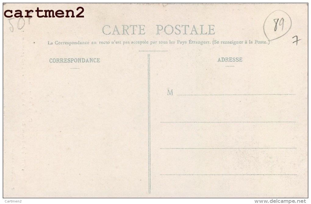 DANS L'AVALLONNAIS TYPE DE FEMME DU PAYS A ASQUINS FILAGE AU ROUET COSTUME FOLKLORE METIER LAINE QUENOUILLE 89 YONNE - Autres & Non Classés