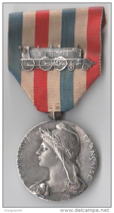 MEDAILLE MINISTERE DES TRAVAUX PUBLICS CHEMIN DE FER Attribuée En 1923, Avec Loco - Grav O. ROTY - Chemin De Fer