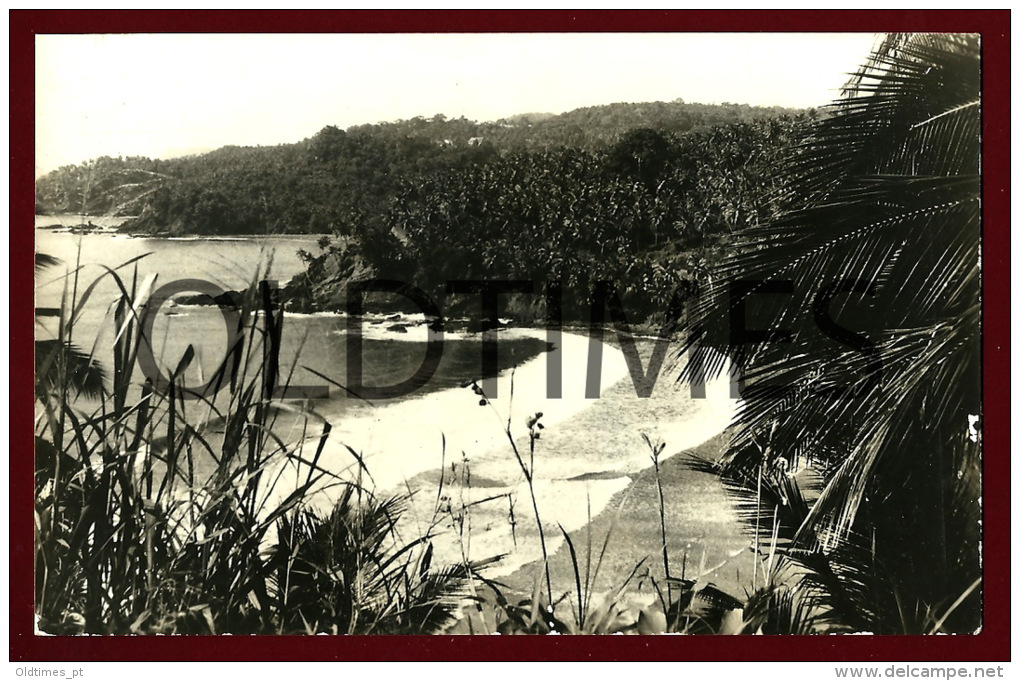 SAO TOME E PRINCIPE - PRAIA MORRAO DOS CASTELOS OU DAS SETE ONDAS - AGUA-IZE - 1950 REAL PHOTO PC - Sao Tome Et Principe