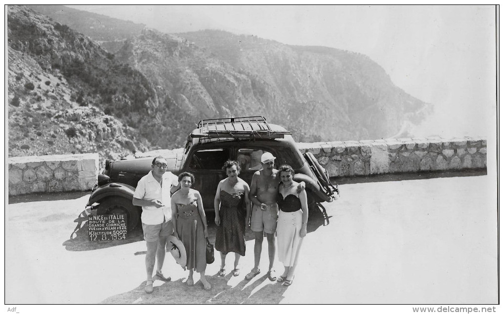 DE NICE EN ITALIE EN TRACTION CITROËN EN 1954 VUE SUR LE VILLAGE D´EZE ALPES MARITIMES - Voitures De Tourisme