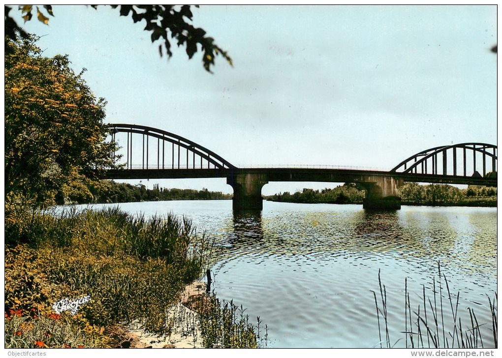 LOT ET GARONNE ST LIVRADE SUR LOT PONT SUR LE LOT (scan Recto-verso) KEVREN0365 - Autres & Non Classés