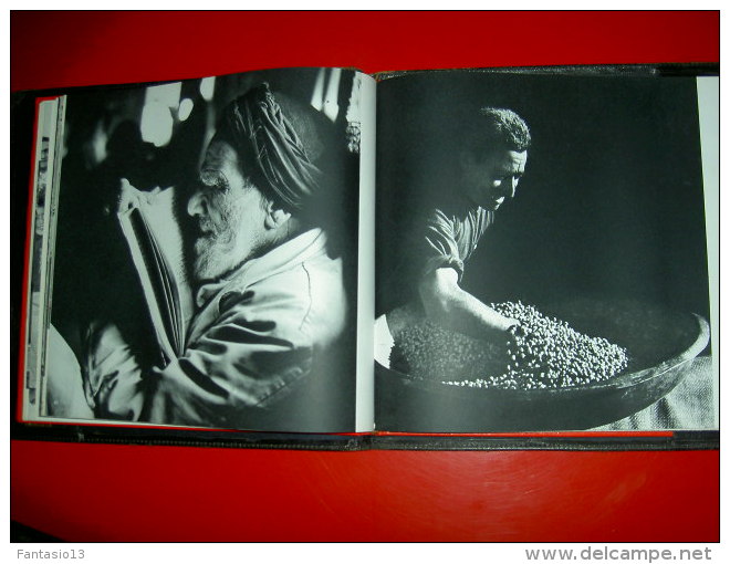 Tunisie  Textes  Jean Duvignaud / photographies  Abdelhamid Kahia  1964