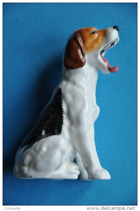 CHIEN BEAGLE -  ROYAL DOULTON  HN 1099 - Dogs