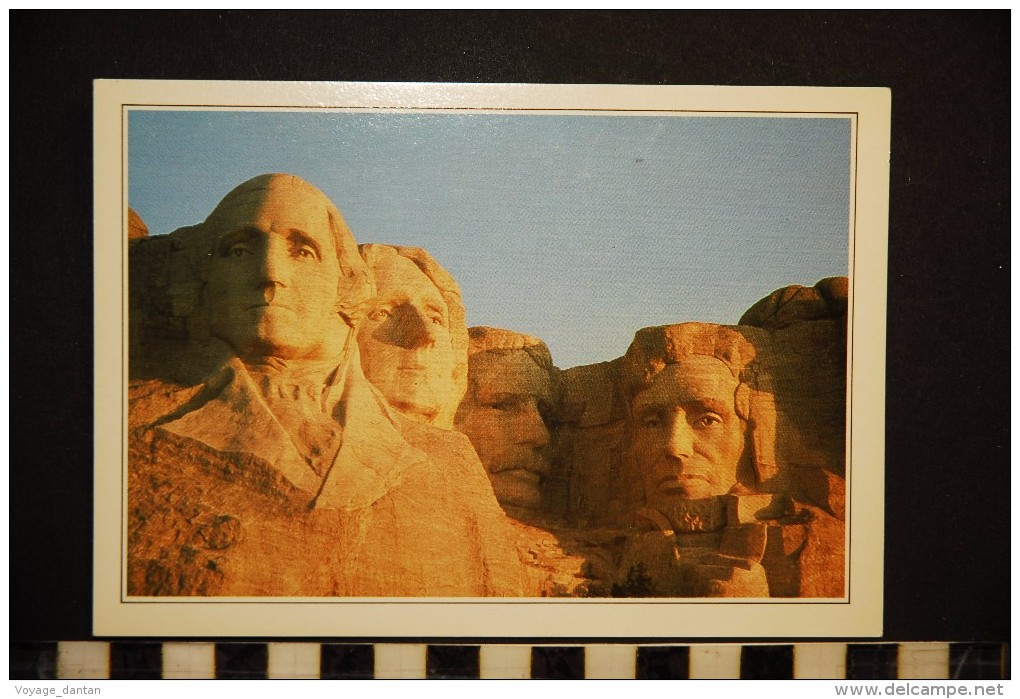 Cp , ETATS-UNIS , MOUNT RUSHMORE , Les Têtes Des Quatre Présidents - Mount Rushmore