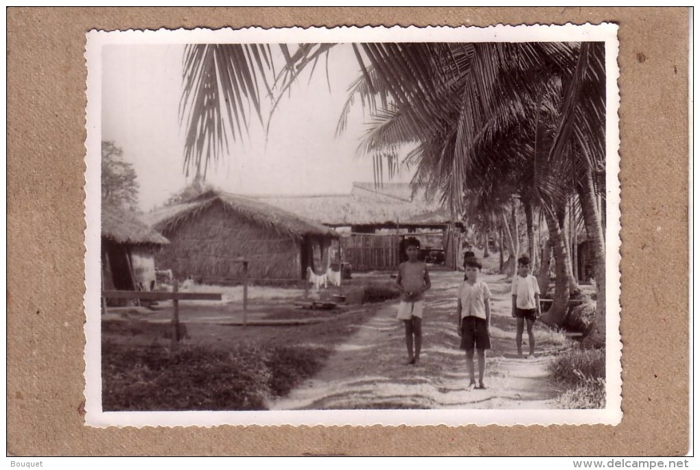 ASIE - INDOCHINE FRANCAISE - VIETNAM - CAMBODGE - LAOS - PHOTO , 1948/1950 - ETHNIQUE - ETHNIC - LOT DE 2 PHOTOS - Lieux