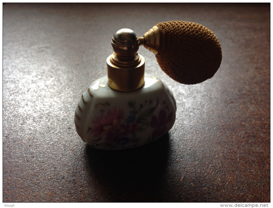 Pulverisateur Parfum Avec Poire. - Flakons (leer)