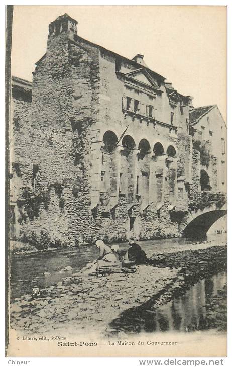 SAINT PONS LA MAISON DU GOUVERNEUR AVEC LAVEUSES AU BORD DE LA VRIVIERE - Saint-Pons-de-Thomières