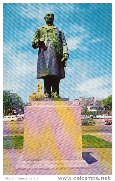 Statue Of Dr William Worrall Mayo Racherter Minnesota - Rochester