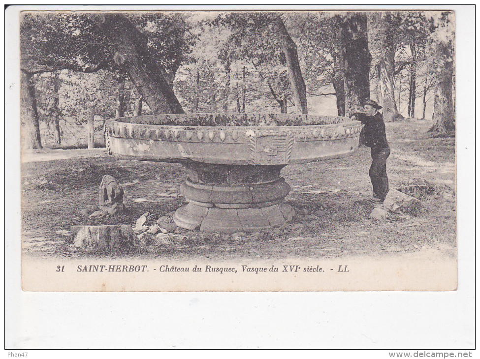 SAINT-HERBOT (29-Finistère), Château Du Rusquec, Vasque, Visiteur, Ed.LL Levy Et Neurdein, Vers 1920 - Saint-Herbot