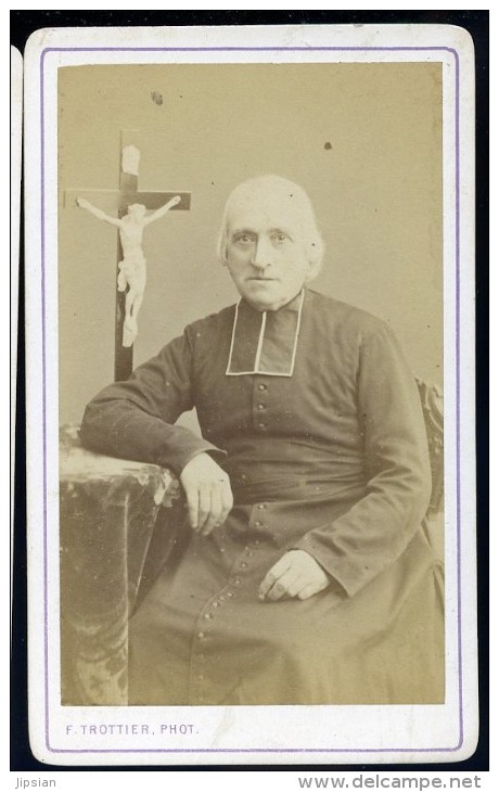 Photographie CDV C. 1860-70 Photographe Trottier à Clermont Ferrand - Homme D' église - Photo Albuminée  Mars Phot5 - Old (before 1900)