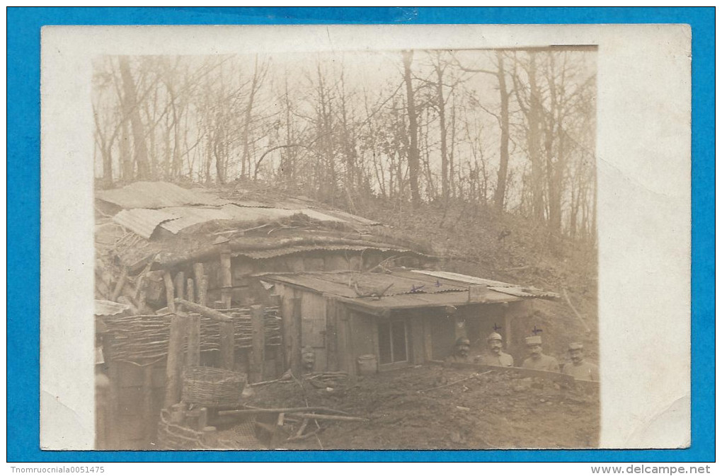 Carte Photo  Militaire   53° Régiment  Barraque Dans La Forêt - Guerre 1914-18