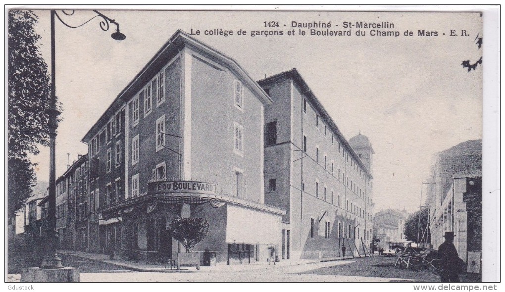 Dauphiné - St-Marcellin - Le Collège De Garçons Et Le Boulevard Du Champs De Mars - Saint-Marcellin