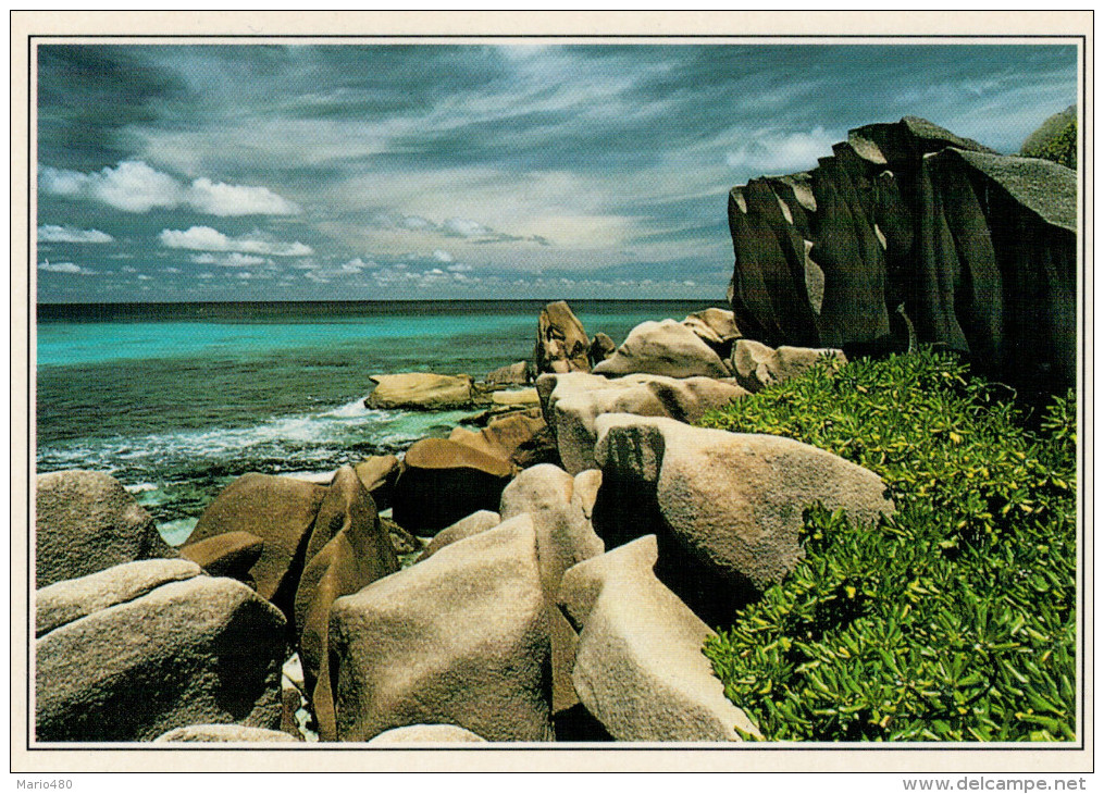 SEYCHELLES:  LA DIGUE:  LE ROCCIE     (NUOVA CON DESCRIZIONE DEL SITO SUL RETRO) - Seychelles