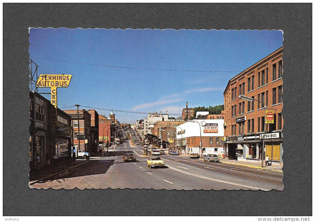 SHERBROOKE - QUÉBEC - RUE KING VERS L'OUEST - BELLES VOITURES - BEAU TIMBRE - PAR UNIC - Sherbrooke