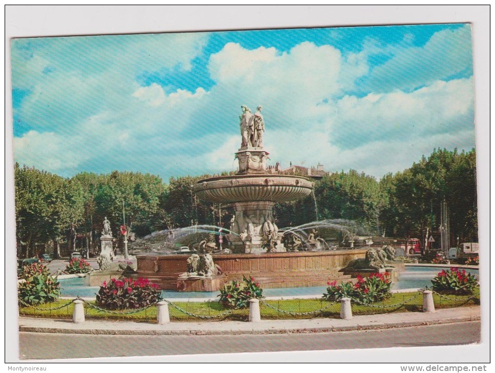 Bouches Du  Rhône :  AIX  En   PROVENCE    : Vue De La  Fontaine  1964 - Aix En Provence