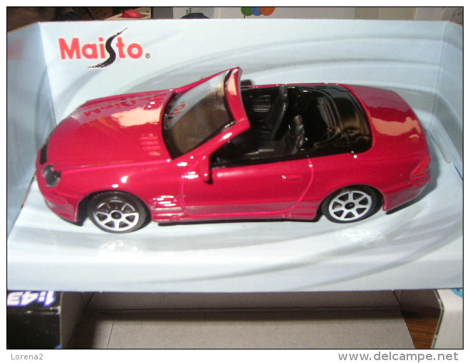 31-62. Coche Escala 1/43. Mercedes Benz SL Class (Morado). Maisto - Maisto