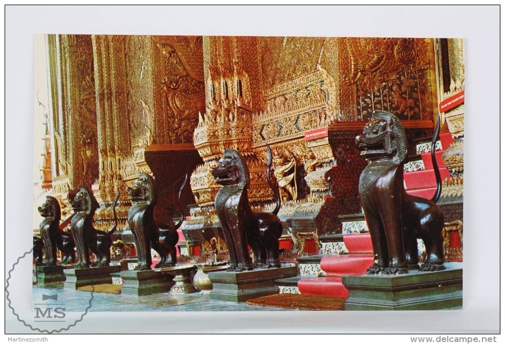 Thailand Postcard - Many Brass - Lions Infront The Designs, Outside The Temple Wat, Phra Keo, Bangkok - Tailandia