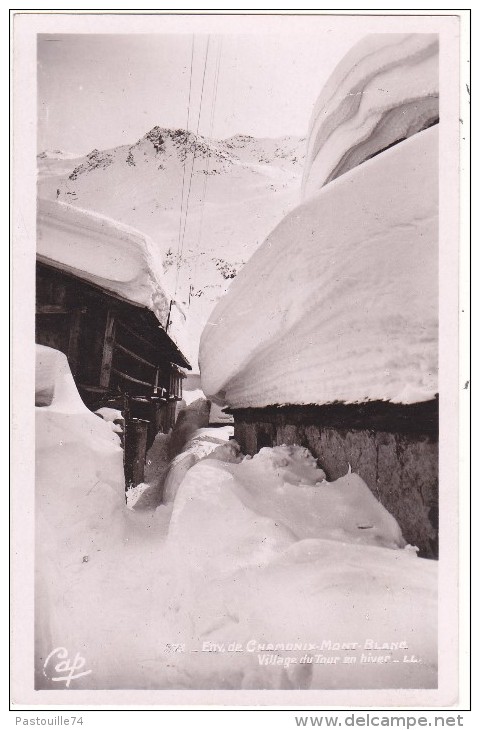 573.  -  Env.  De  CHAMONIX-MONT-BLANC.  -  Village  Du  Tour  En  Hiver.  -  LL. - Chamonix-Mont-Blanc