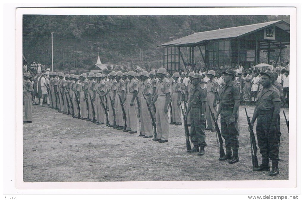 ASIA-842  RPPC Of A Group Of SOLDIERS  ( Indonesia, Philippines???) - Indonesia