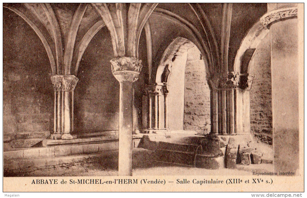 St Michel En L'Herm : Salle Capitulaire - Saint Michel En L'Herm