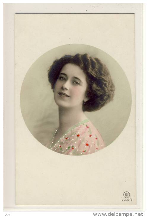 Portrait - FEMME, WOMAN, FRAU - - Mujeres