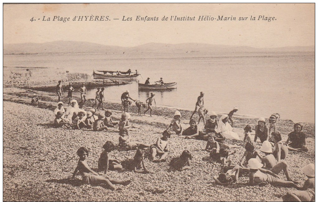 30g - 83 - Hyères - Var - La Plage D'Hyères - Les Enfants De L'Institut Hélio-Marin Sur La Plage - N° 4 - Hyeres