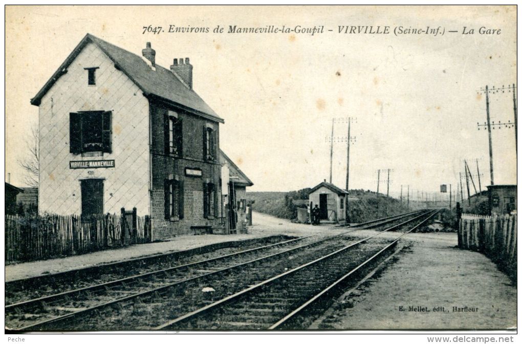 N°5493A -cpa Virville (76) La Gare- - Gares - Avec Trains