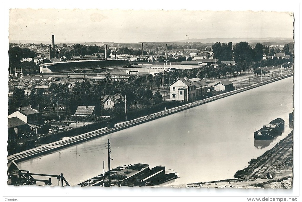 Cpsm: 51 REIMS Le Canal Et Le Stade Auguste Delaune (Péniches) - Reims