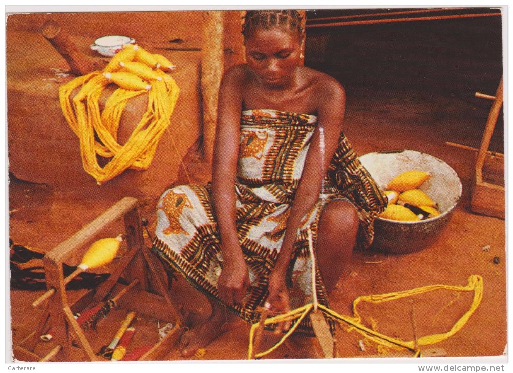 AFRIQUE,AFRICA,AFRIKA,COT E D´IVOIRE,Métier,FEMME QUI FILE,FILEUSE à L´ancienne,artisanat,conc Entrée - Ivory Coast