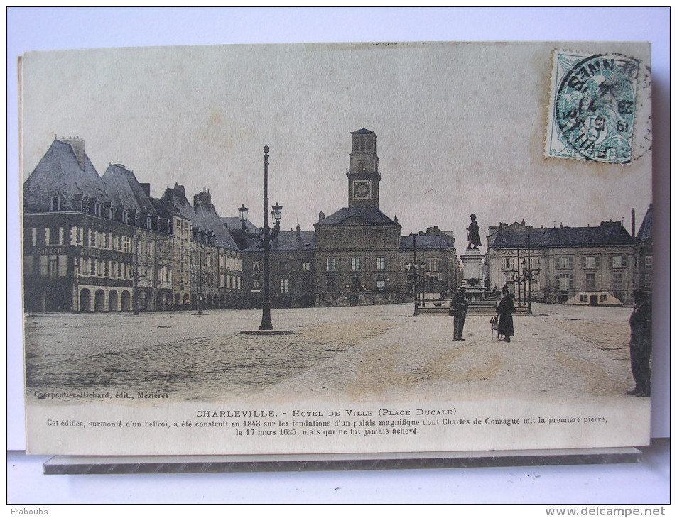 08 - CHARLEVILLE - HOTEL DE VILLE (PLACE DUCALE) - ANIMEE - DOS SIMPLE - 1904 - Charleville