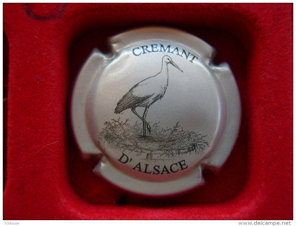 *  Capsule De Mousseux  CREMANT D'ALSACE  * - Mousseux