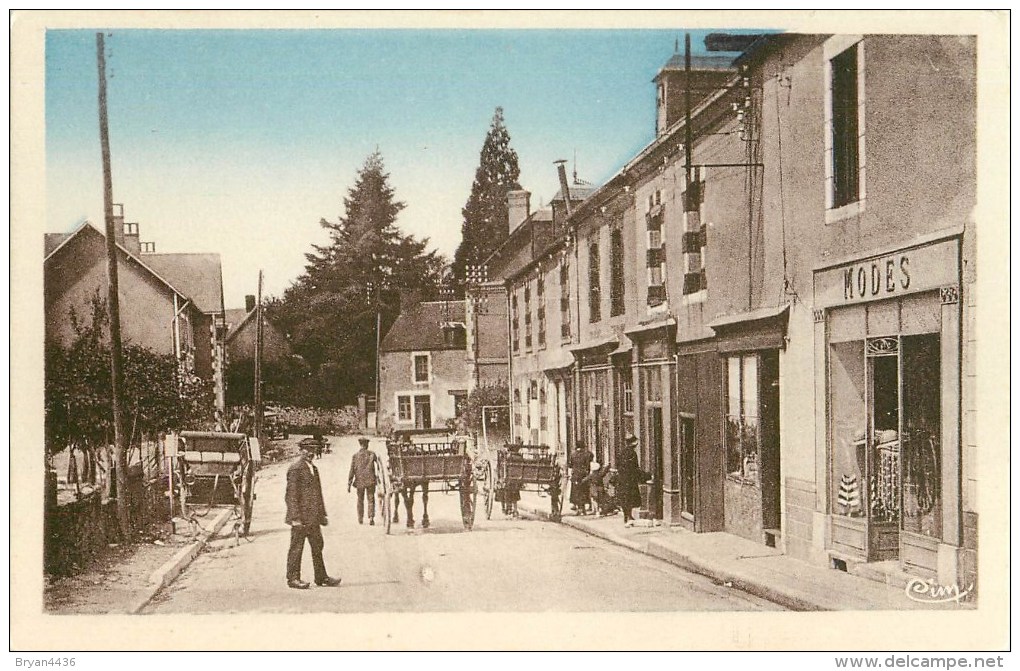 18 - Préveranges - ** Rue Du Pont Bayonne, Animée **- Cher - Voir 2 Scans. - Préveranges