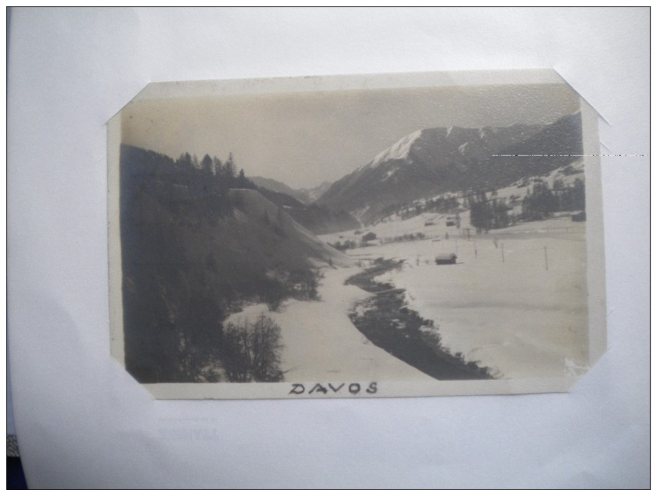 1 lot avec divers choses CARTES POSTALES et divers ,dont SUISSE ,ZURICH , ITALIE