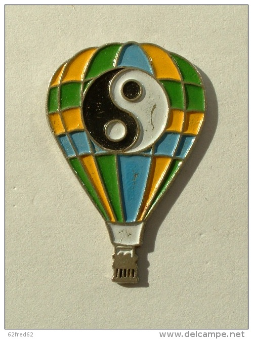 PIN´S MONTGOLFIERE - Le Ying Et Le Yang - Airships