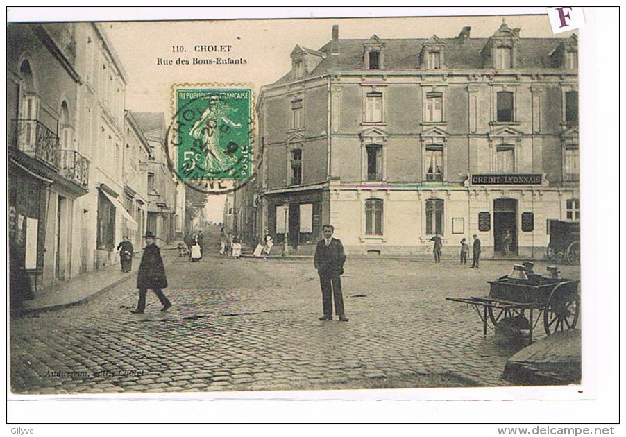 CPA (49) Cholet - Rue Des Bons-Enfants - Belle Animation . (023) - Cholet