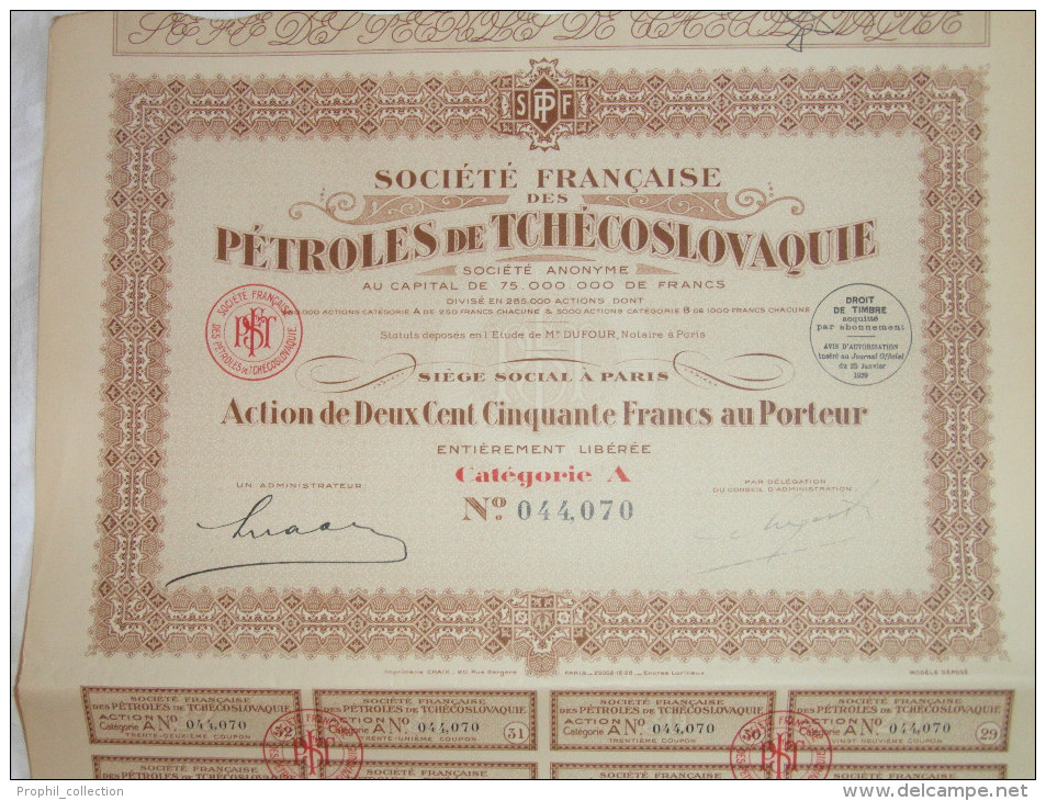 Action 250 F 1929  Societe Française Petroles De Tchecoslovaquie Societe Anonyme Siege Paris Shares Emprunt Titre - Pétrole