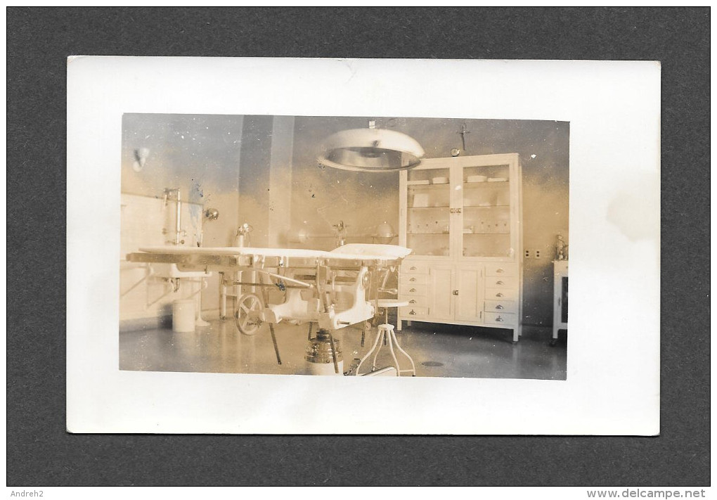 SANTÉ - HÔPITAL SALLE D´ OPÉRATION 1930-40 - MÉTIERS SANTÉ INSTRUMENTS MATERIEL - Santé