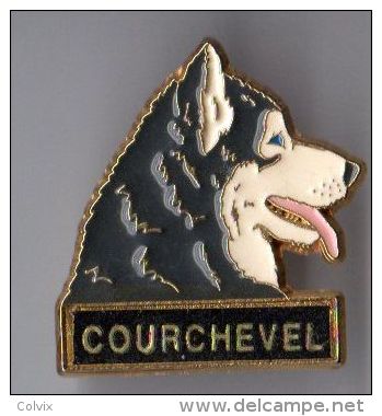 PIN´S CHIENS VILLE COURCHEVEL Signé MARTINEAU - Tiere