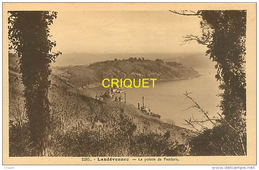 Cpa 29 Landévennec, La Pointe De Penform, Navires De Guerre Amarrés, Cliché Peu Courant - Landévennec