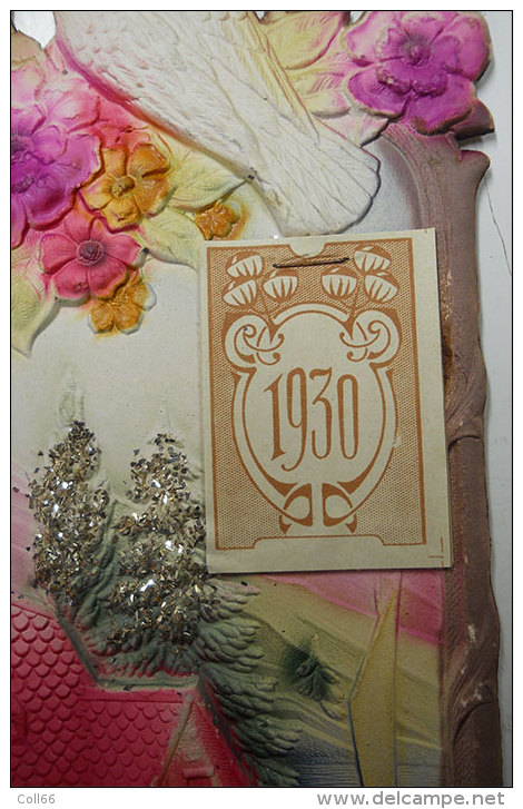 1930 Magnifique Calendrier Faisant Vide-poche Un Peu Kitsch 2 Tourterelles Ou Colombes Carton Gaufré En Relief 16x34.8cm - Grand Format : 1921-40
