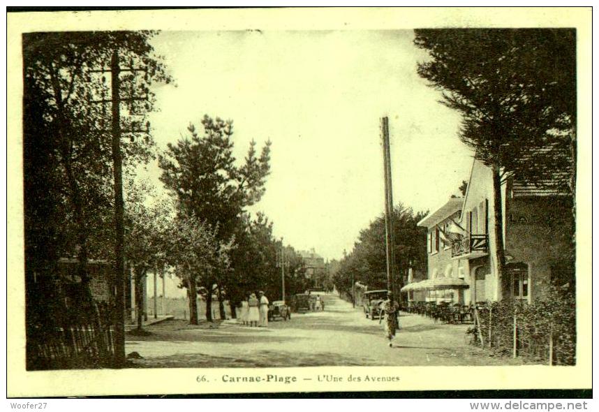 CPA CARNAC PLAGE  , L'une Des Avenues Avec Ses Commerces - Carnac