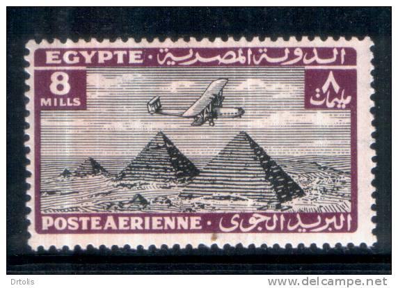 EGYPT / 1933 / AIRMAIL / AIRPLANE / HANDLEY PAGE H.P.42 OVER PYRAMIDS / MNH . - Nuevos