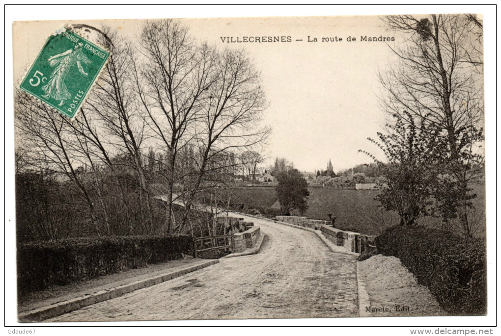 VILLECRESNES (94) - LA ROUTE DE MANDRES - Villecresnes