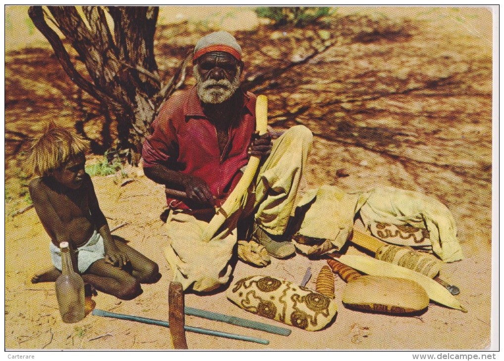 Océanie,AUSTRALIE,ABORIGINAL  ARTIST AT WORK ,AUSTRALIA,avec Son Enfant,with Child,rare - Other & Unclassified