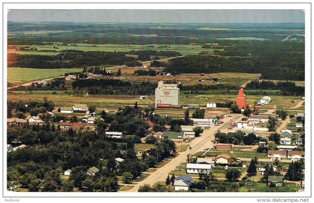 RB 1030 - Aerial View Postcard - Village Of Pelly - Saskatchewan Canada - Autres & Non Classés