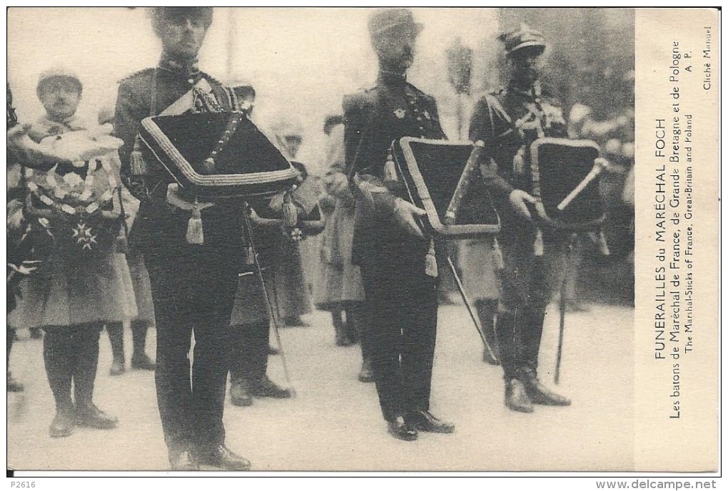 FUNERAILLES DU MARECHAL FOCH - LES BATONS DE MARECHAL DE FRANCE DE GRANDE BRETAGNE ET DE POLOGNE - Begrafenis