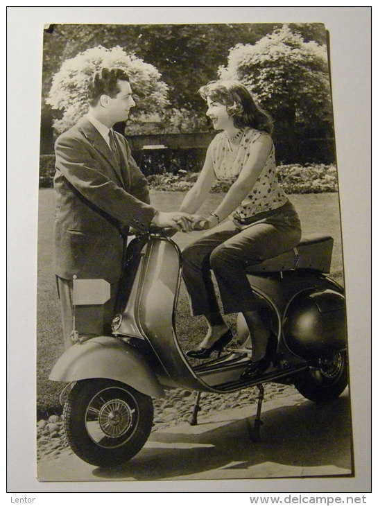 Kt 623 / Vespa, Motorbike, Couple - Motos