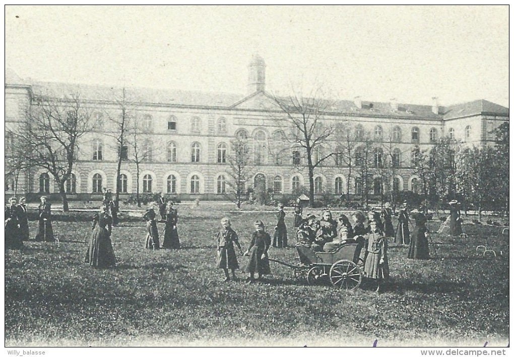 CPA - BERLAYMONT - La Façade Prise Du Jardin  // - Waterloo